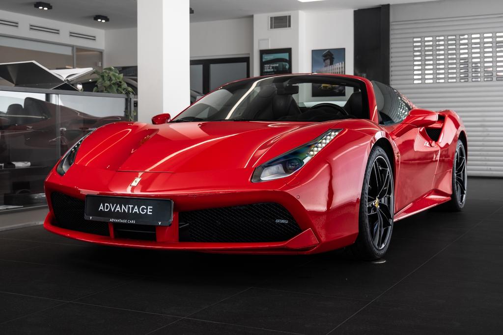 Ferrari 488 Spider Spider/Rosso Corsa/Ceramic Brakes
