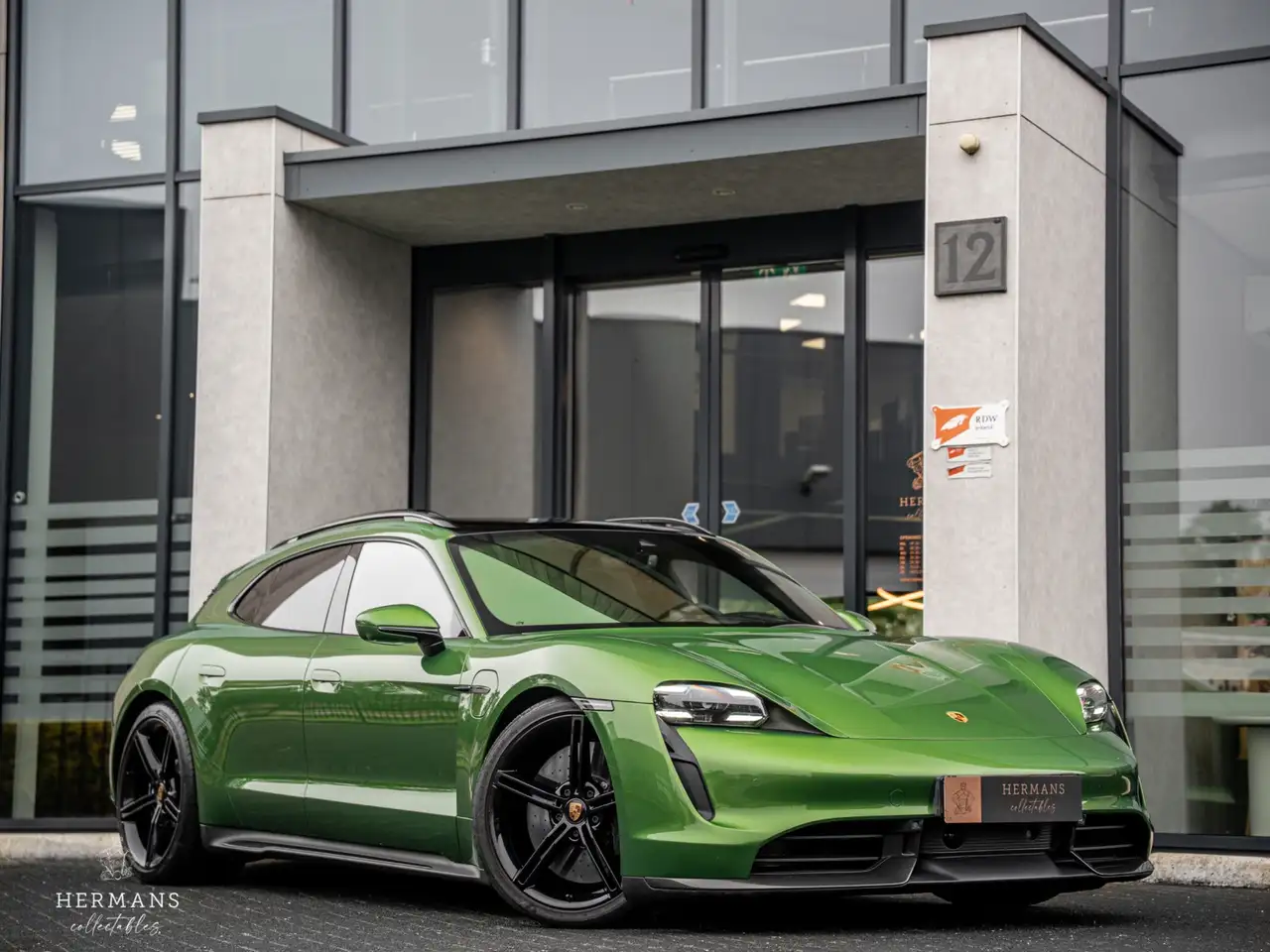 Porsche Taycan Sport Turismo Turbo S 93 kWh / Burmester / Massage