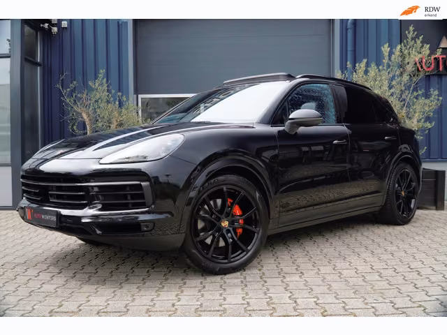 Porsche Cayenne 3.0 E-Ibrido PANO|TREKHAAK|LUCHTVERING