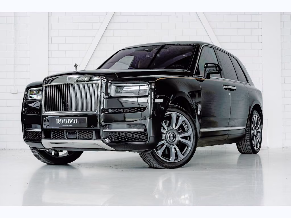 Rolls-Royce Cullinan | Bespoke | 4 Seats | Glass Partition | Theatre |