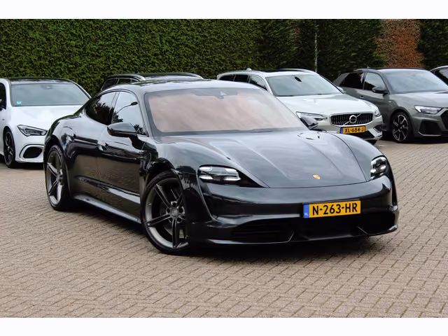 Porsche Taycan Turbo 93 kWh / SoH 92,8% / 360Camera / Passenger Display / A