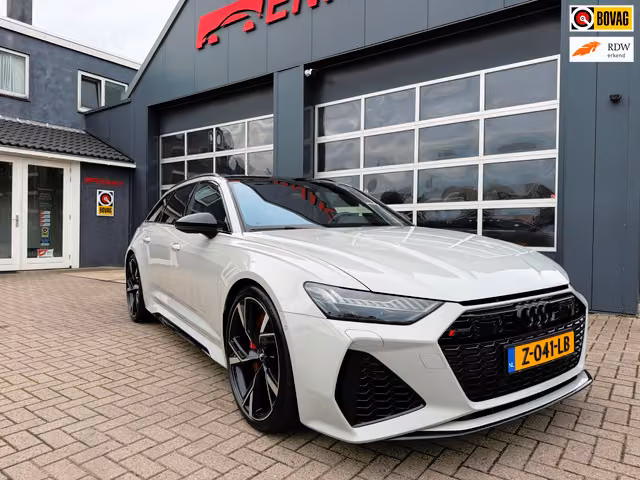 Audi RS6 Avant RS 6 TFSI quattro / Pano / Top View / Soft Close / 4WS