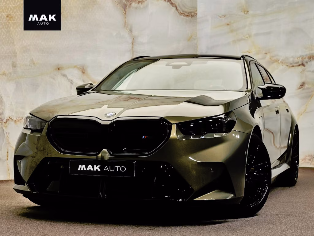 BMW M5 Touring V8 M Hybrid , Sonderlackierung, Ultimate Package, ce