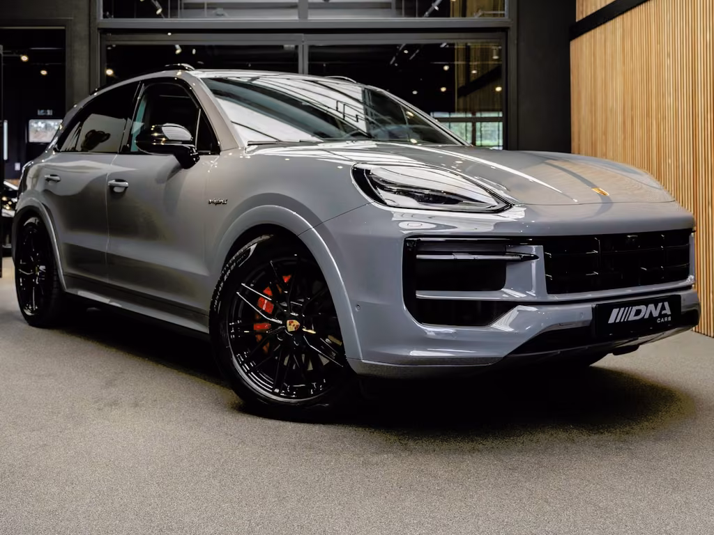 Porsche Cayenne E-Hybrid Sportdesign BOSE 3.0 E-Hybrid Arctic