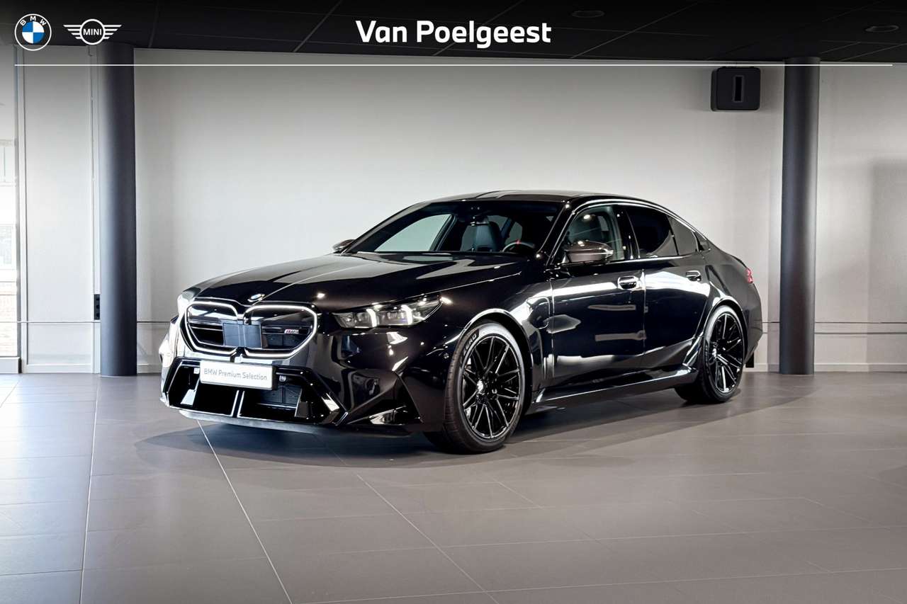 BMW M5 Sedan | Bowers & Wilkins | Carbon Pack | Iconic Gl