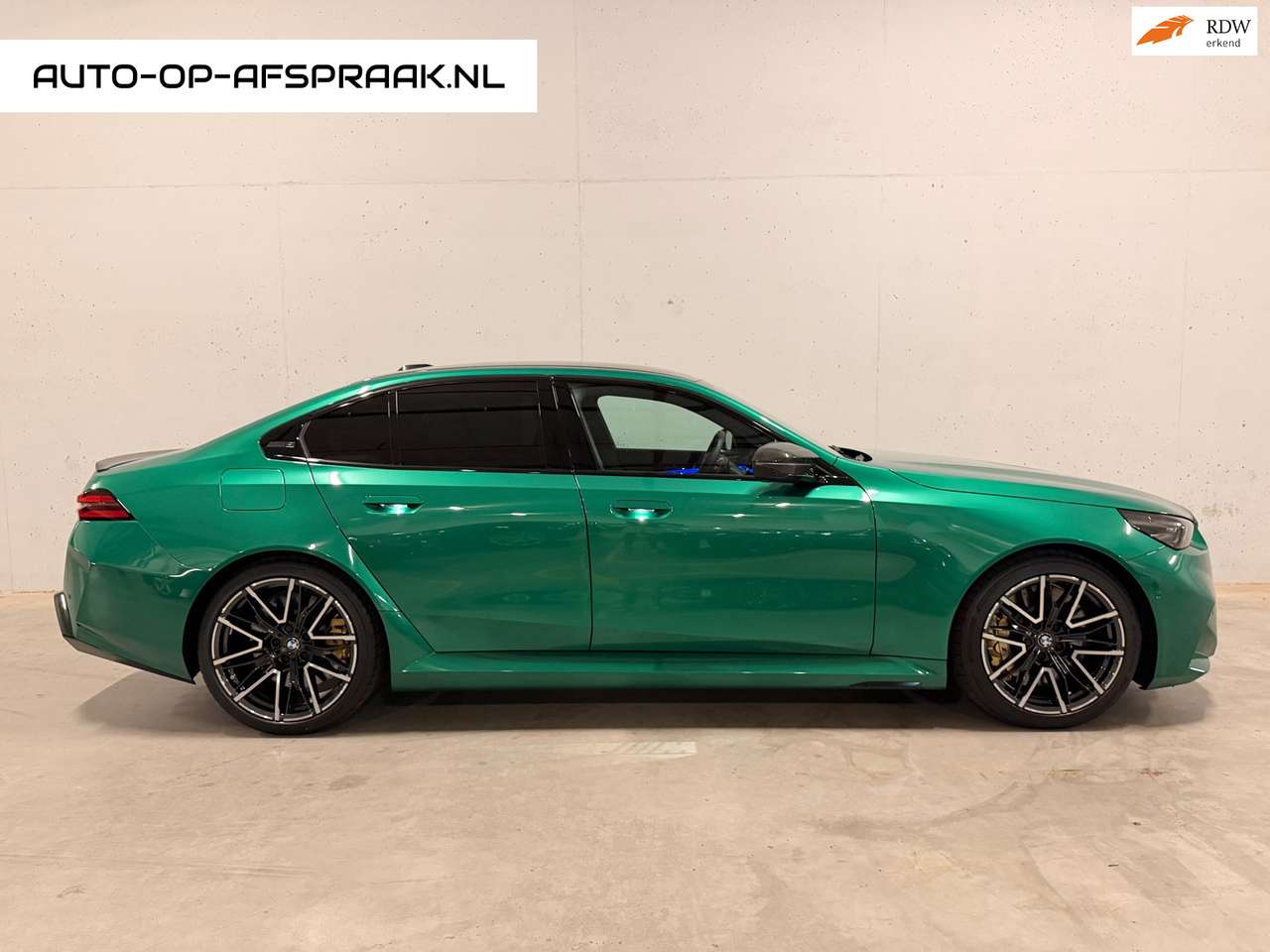 BMW M5 Keramisch Head-up B&W 360 BTW 21% Carbon Ambiance