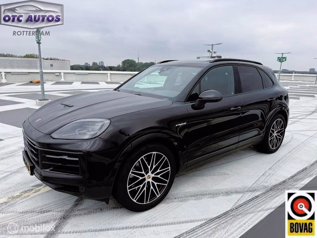 Porsche Cayenne 3.0 E-Hybrid BJ 2025 nieuw model Dealer onderhouden -1e eige