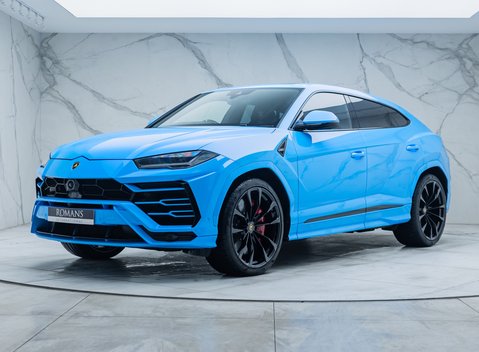 Lamborghini Urus V8